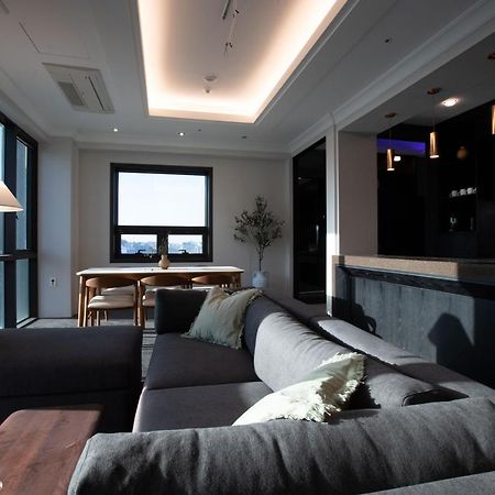 Union Hotel Seoul Bagian luar foto