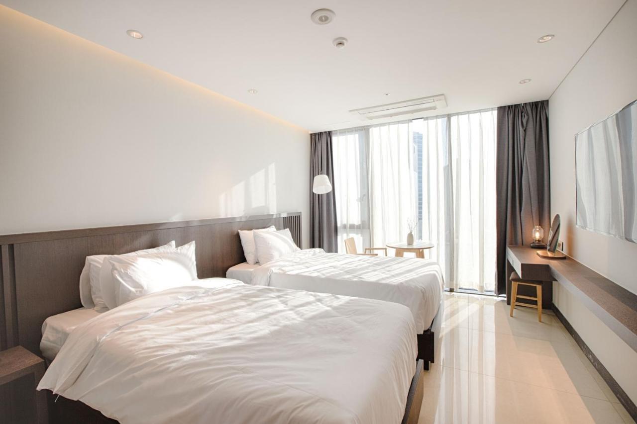 Union Hotel Seoul Bagian luar foto