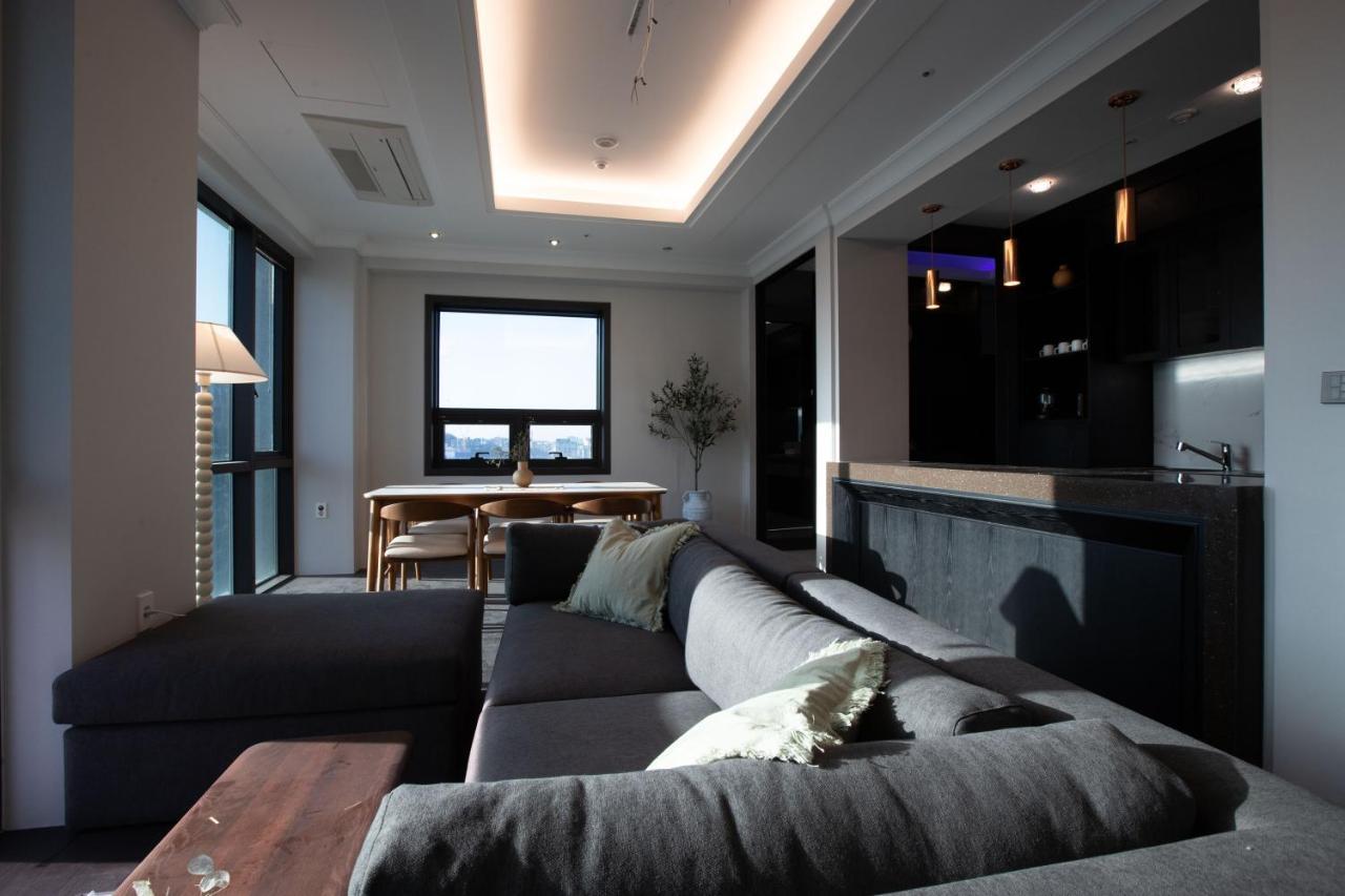 Union Hotel Seoul Bagian luar foto