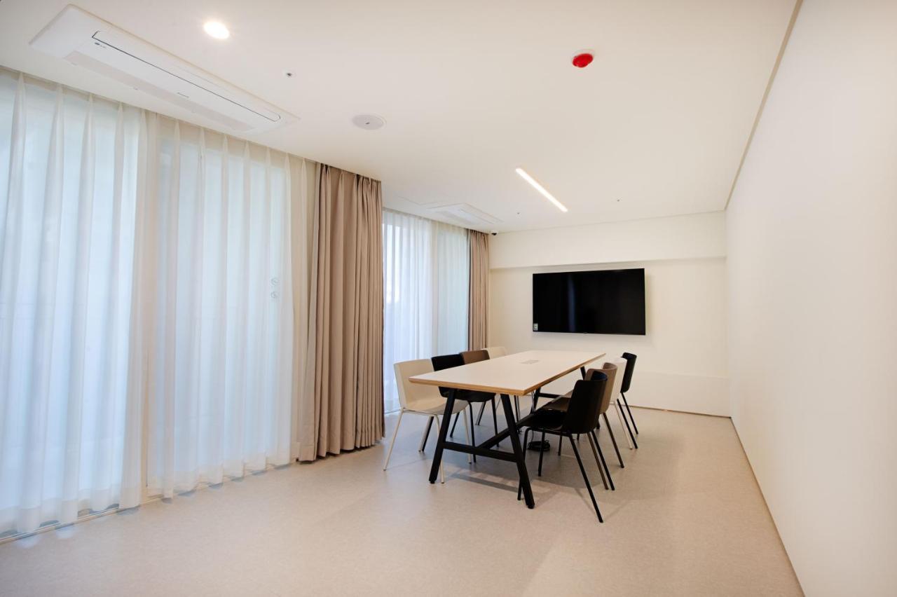 Union Hotel Seoul Bagian luar foto